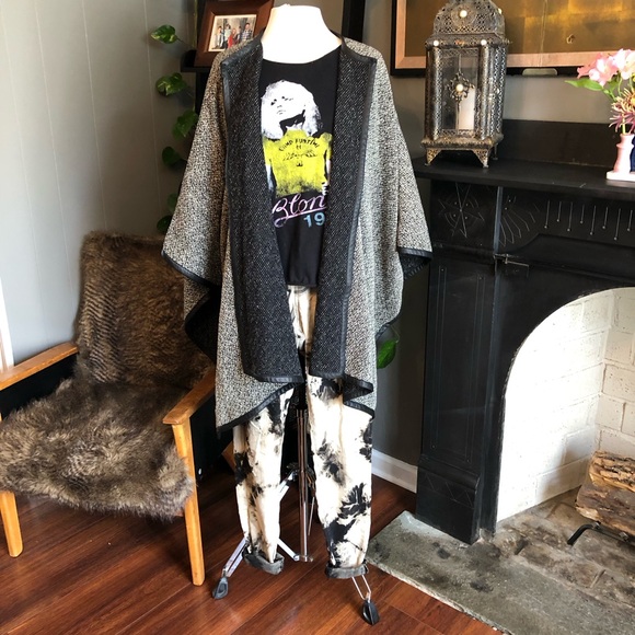 Lauren by Ralph Lauren S/M Leather Trim Poncho Cape Black Cream